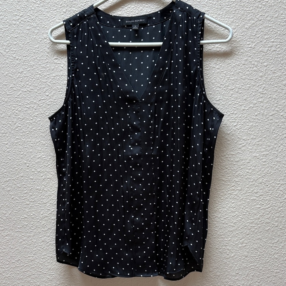 Banana Republic Black Polka Dot Sleeveless V-Neck Camisole
